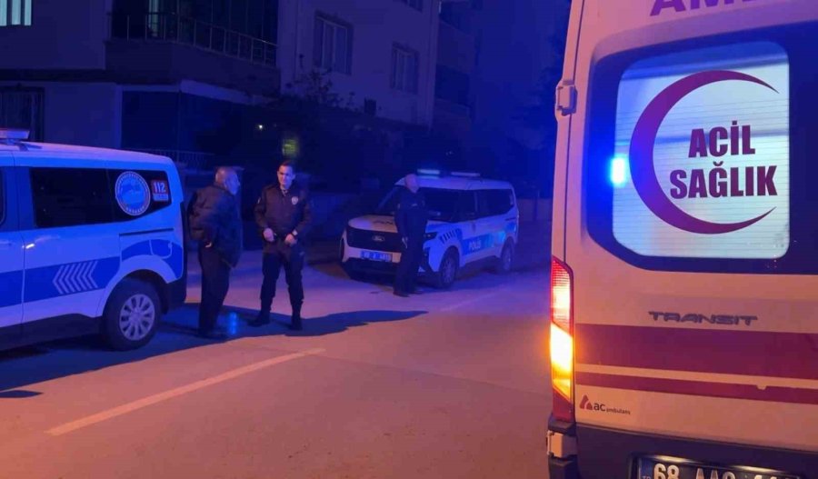 Husumetli Komşular Arasında Mahkeme Kararı Sonrası Kavga: 2 Yaralı