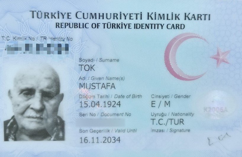 Mustafa Dede, 102’nci Yaş Gününü Çocukları Ve Torunlarıyla Kutladı