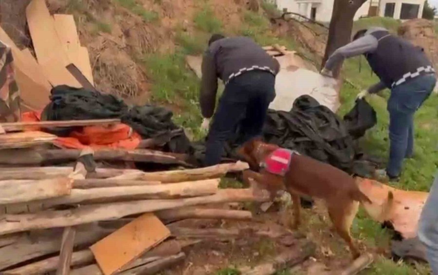 Aksaray’da Çuval İçine Gizlenmiş 11 Bin Adet Uyuşturucu Hap Ele Geçirildi: 3 Tutuklama