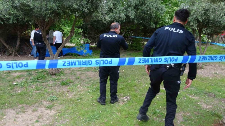 Antalya’da Bir Kişi Ağaçlık Alanda Ölü Bulundu
