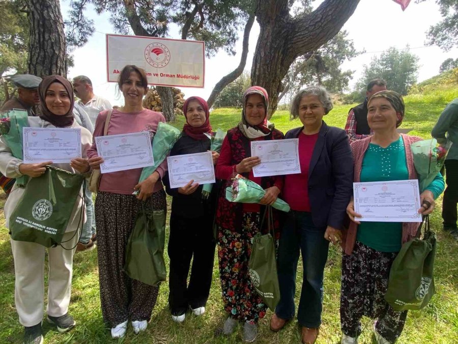 Aksu’da 19’u Kadın 47 Kursiyere "sürü Yönetimi Elemanı" Sertifikası Verildi