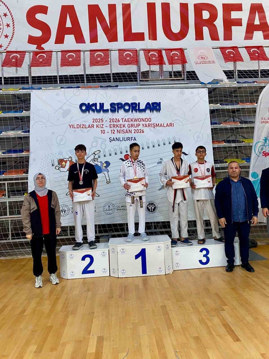 Taekwondo Yarı Finalinde Niğde Rüzgarı
