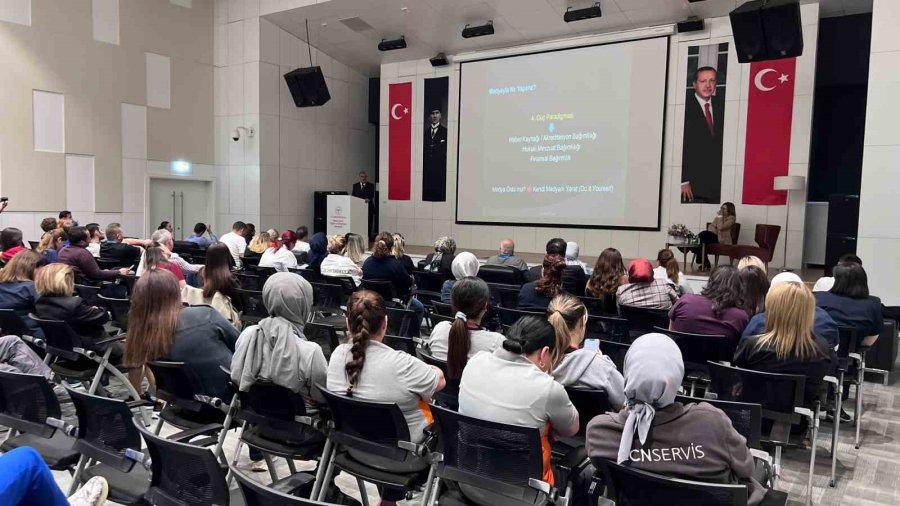 Mersin Şehir Hastanesinde Sağlık Okuryazarlığı Paneli Düzenlendi