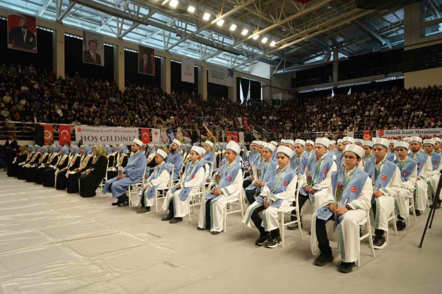 Niğde’de 111 Hafız İçin İcazet Töreni