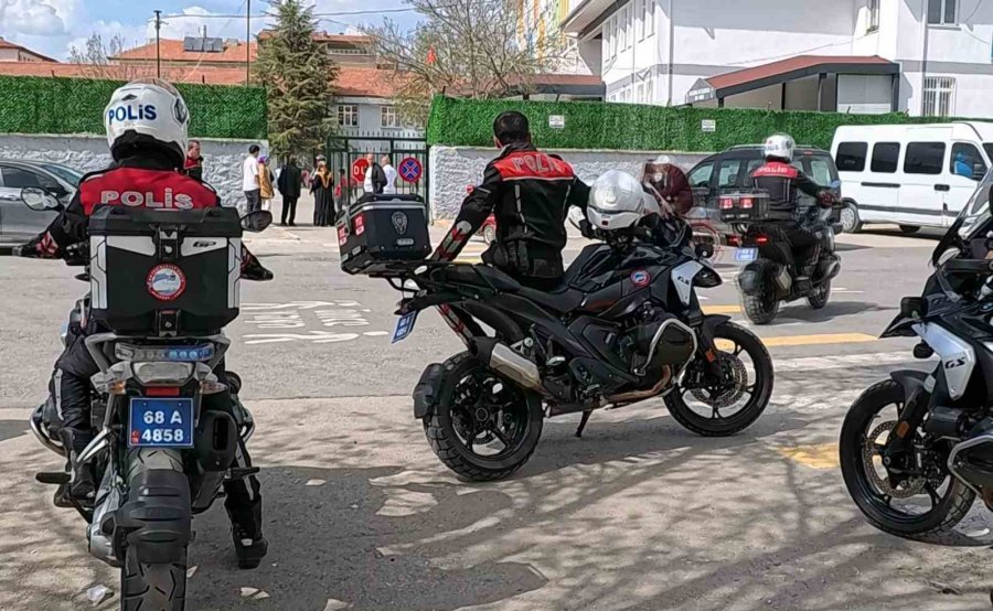 Aksaray’da Okullar Polisin Gözetiminde