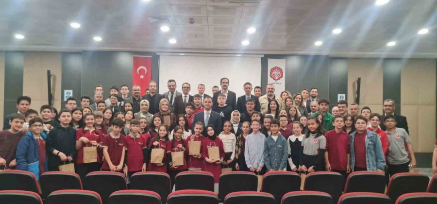 Tübitak Başarısı Gösteren Öğrencilere Valilikten Hediye