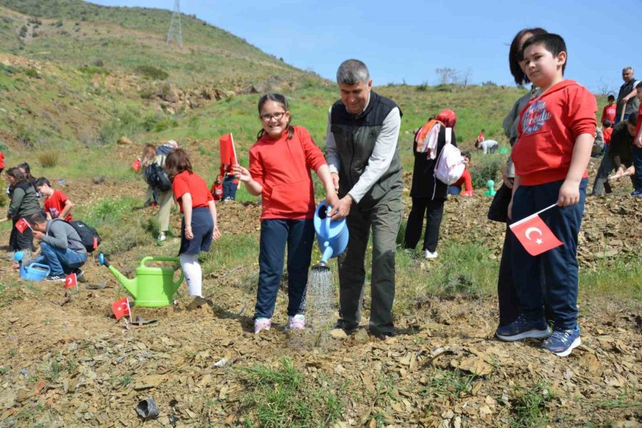 Tbmm’nin 106. Yılında 106 Fidan Toprakla Buluştu