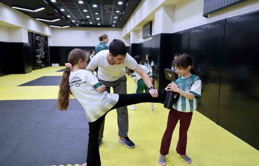 Karatay’da Spor Okulları Gençleri Geleceğe Taşıyor