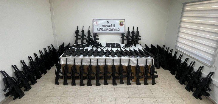 Konya’da Jandarma Çok Sayıda Silah Ve Silah Parçası Ele Geçirdi: 3 Tutuklama