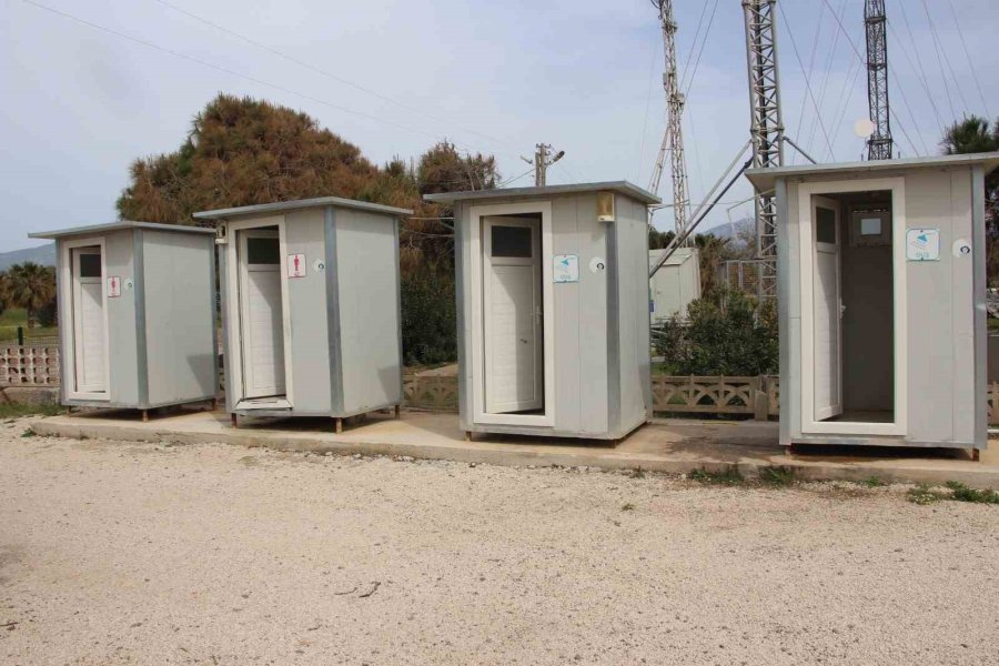 Kumluca’da Sahil Ve Kamu Alanlarında Karavan Konaklaması Yasaklandı, Karavancılar Bölgeden Çıkarıldı