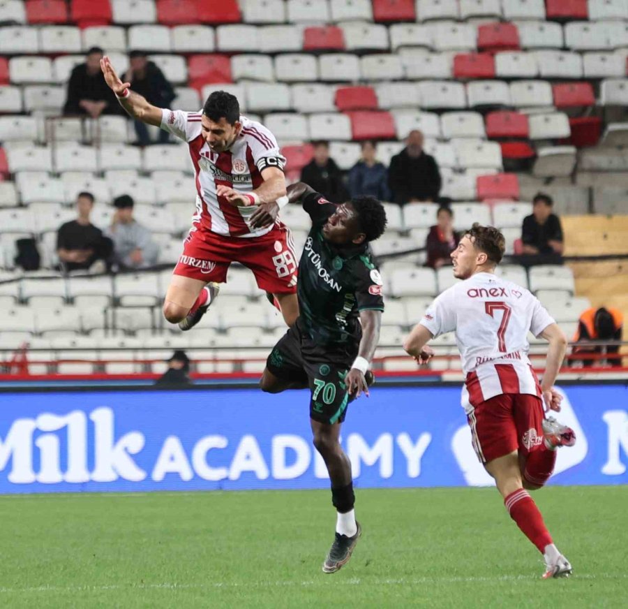 Trendyol Süper Lig: Antalyaspor: 0 - Konyaspor: 0 (ilk Yarı)