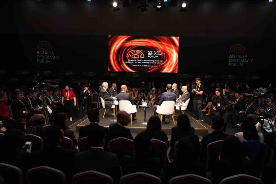 Bakan Kurum: "fosil Yakıtlardan Uzaklaşmak Zorundayız"