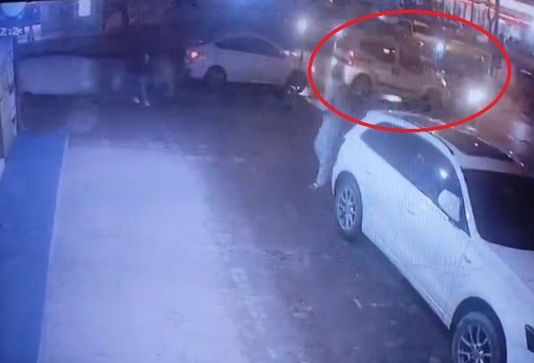 Ters Yönden Gelen Aracın Neden Olduğu Zincirleme Kaza Kamerada