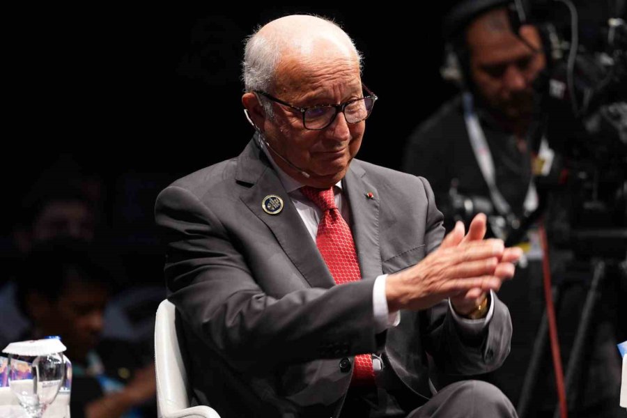 Bakan Kurum: "fosil Yakıtlardan Uzaklaşmak Zorundayız"