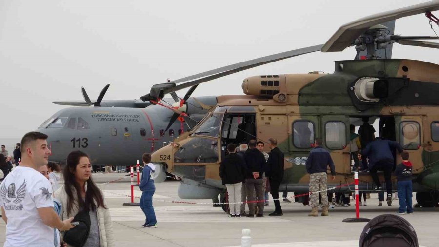 Konya’da Solotürk Ve Türk Yıldızları’ndan Öğrencilere 23 Nisan Gösterisi