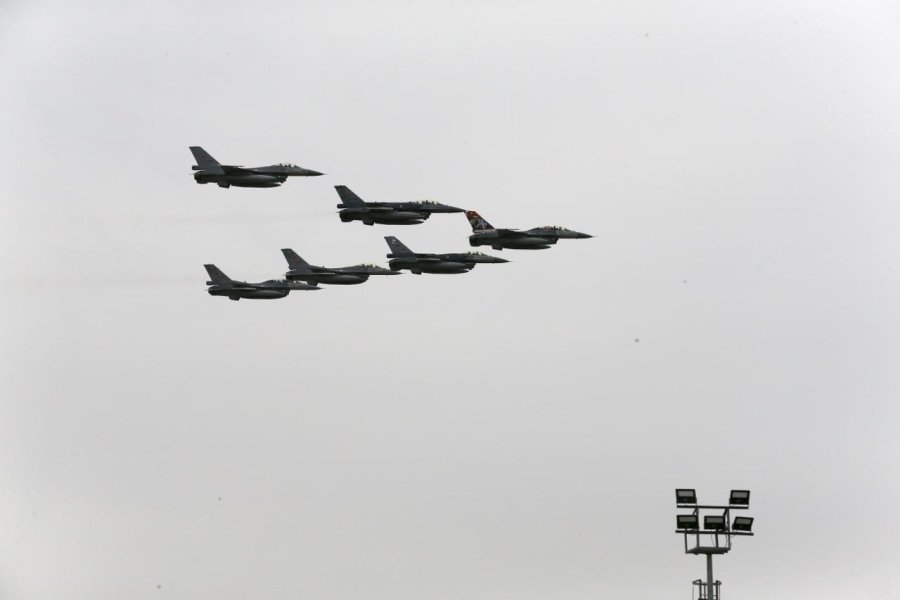 Konya’da Solotürk Ve Türk Yıldızları’ndan Öğrencilere 23 Nisan Gösterisi