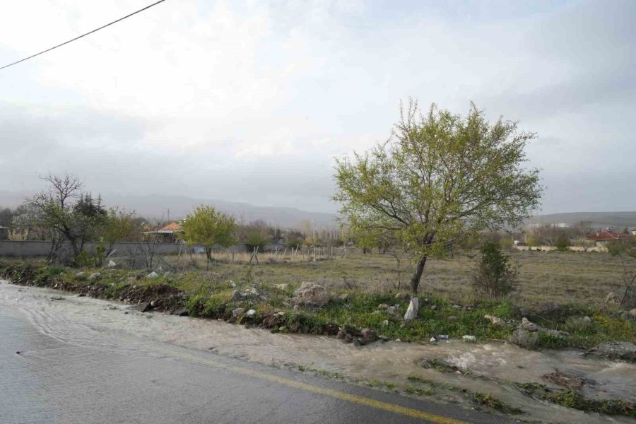 Niğde’de Sağanak Ve Eriyen Kar Suları Taşkınlara Neden Oldu
