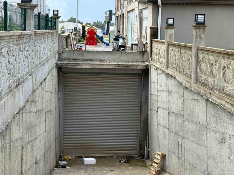 Yolu Kısaltmak İsterken Apartman Boşluğuna Düşerek Hayatını Kaybetti