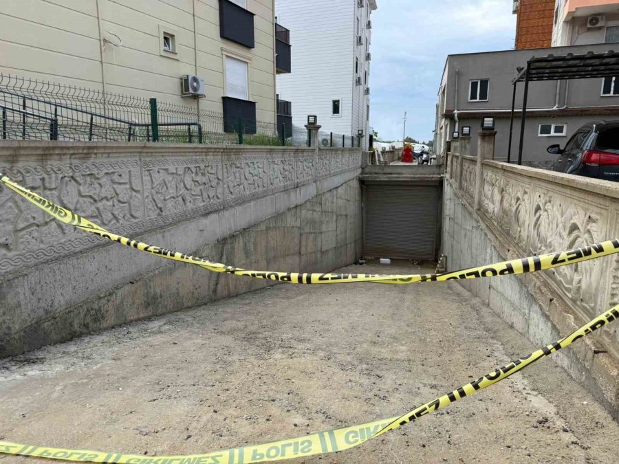 Yolu Kısaltmak İsterken Apartman Boşluğuna Düşerek Hayatını Kaybetti