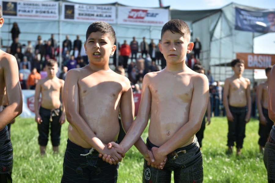 Kepez’de Pehlivanlar Dualı Çayıra Çıktı