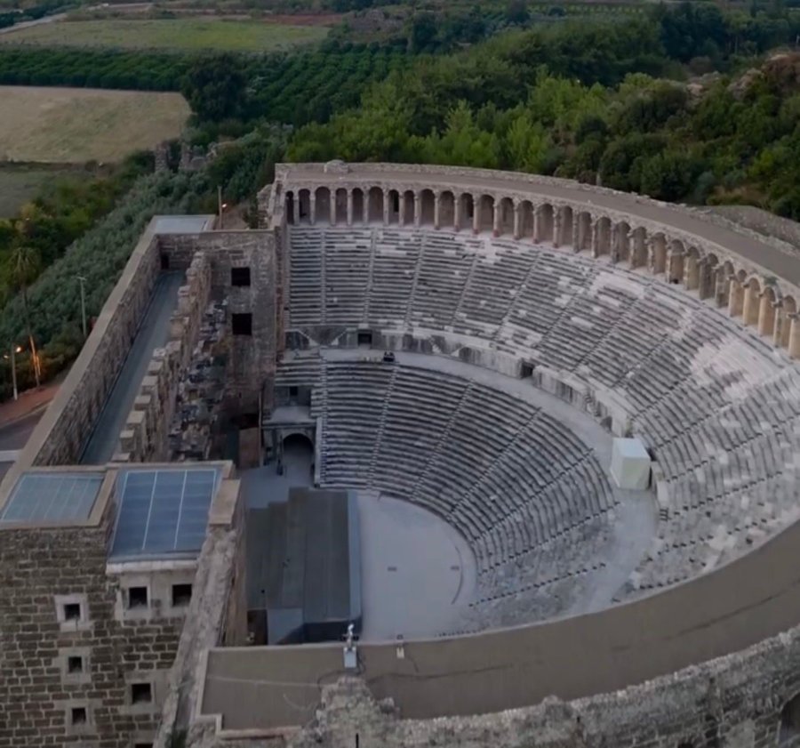 Fiziksel Engelli Bireyler Aspendos Antik Tiyatrosu’nu Vr Gözlükleri İle Sanal Ortamda Gezdi