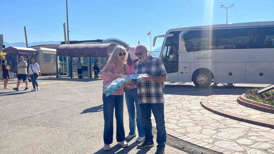 Alanya’ya Lüks Kruvaziyer İle 2 Bin Turist Geldi