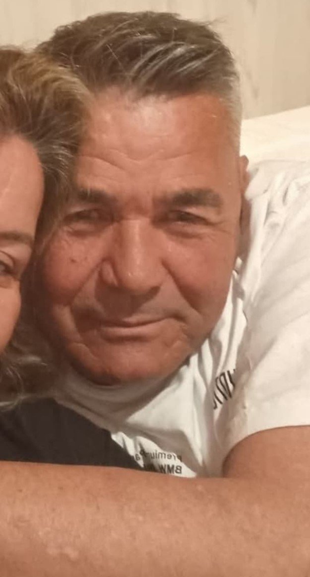 Finike’de Elektrik Direğine Çarpan Motosikletli Hayatını Kaybetti