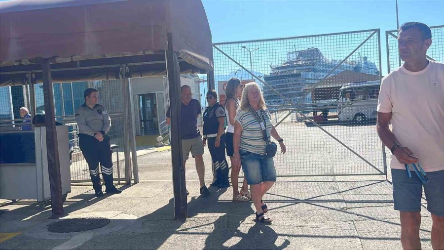 Alanya’ya Lüks Kruvaziyer İle 2 Bin Turist Geldi