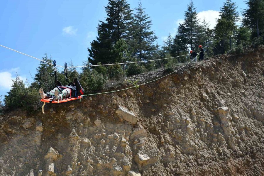 Akşehir’de Gerçeği Aratmayan Arama Kurtarma Tatbikatı