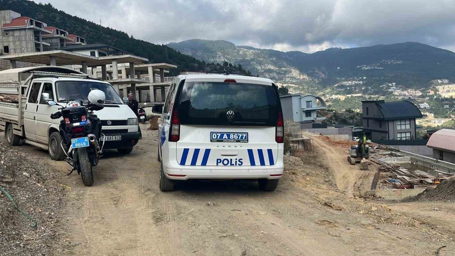 Alanya’da İşçilerin Kaldığı Konteyner Alevlere Teslim Oldu