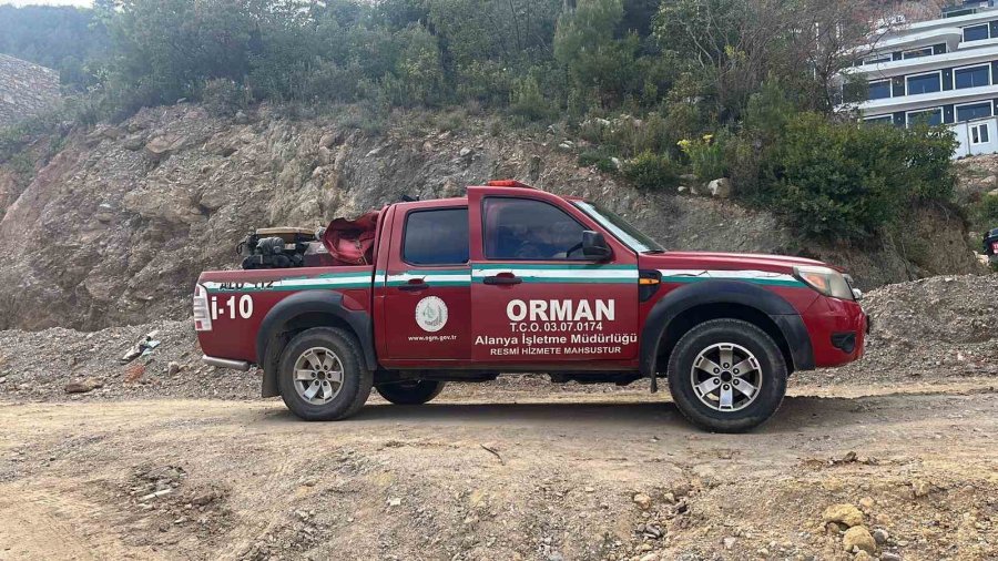 Alanya’da İşçilerin Kaldığı Konteyner Alevlere Teslim Oldu