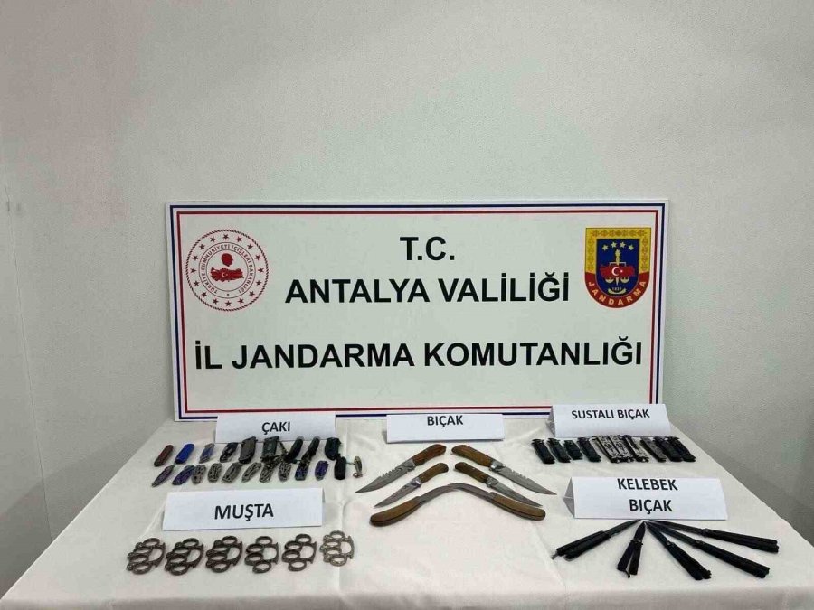 Okul Çevrelerinde Tehlikeli Satışa Jandarma Müdahalesi