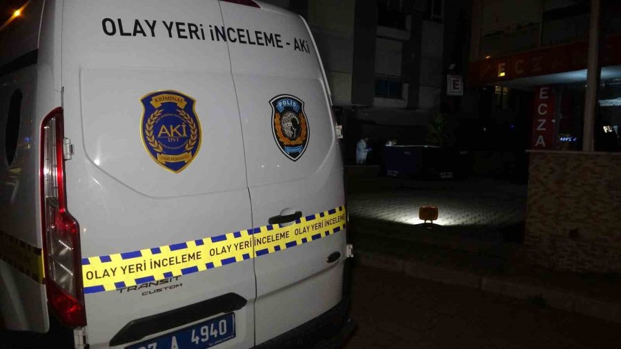 Antalya’da Genç Adam Kaldırımda Ölü Bulundu