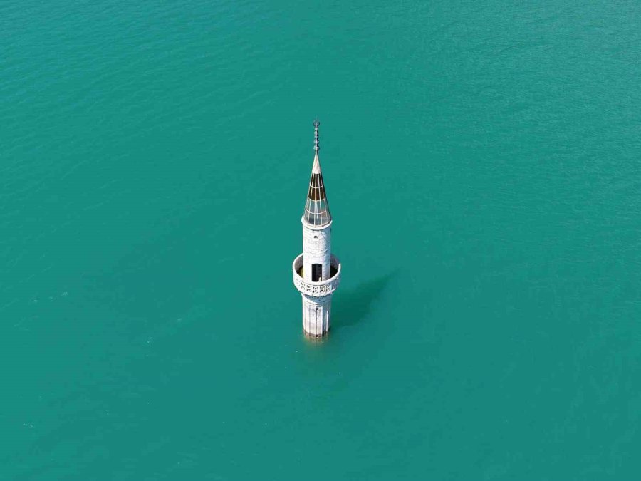 Geçmişin İzi Su Üstünde: Minare Ayakta