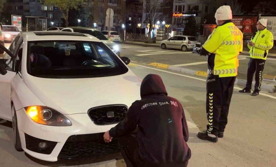 Ön Plakası Takılı Olmayan Araç Sürücüsüne 4 Bin Lira Ceza
