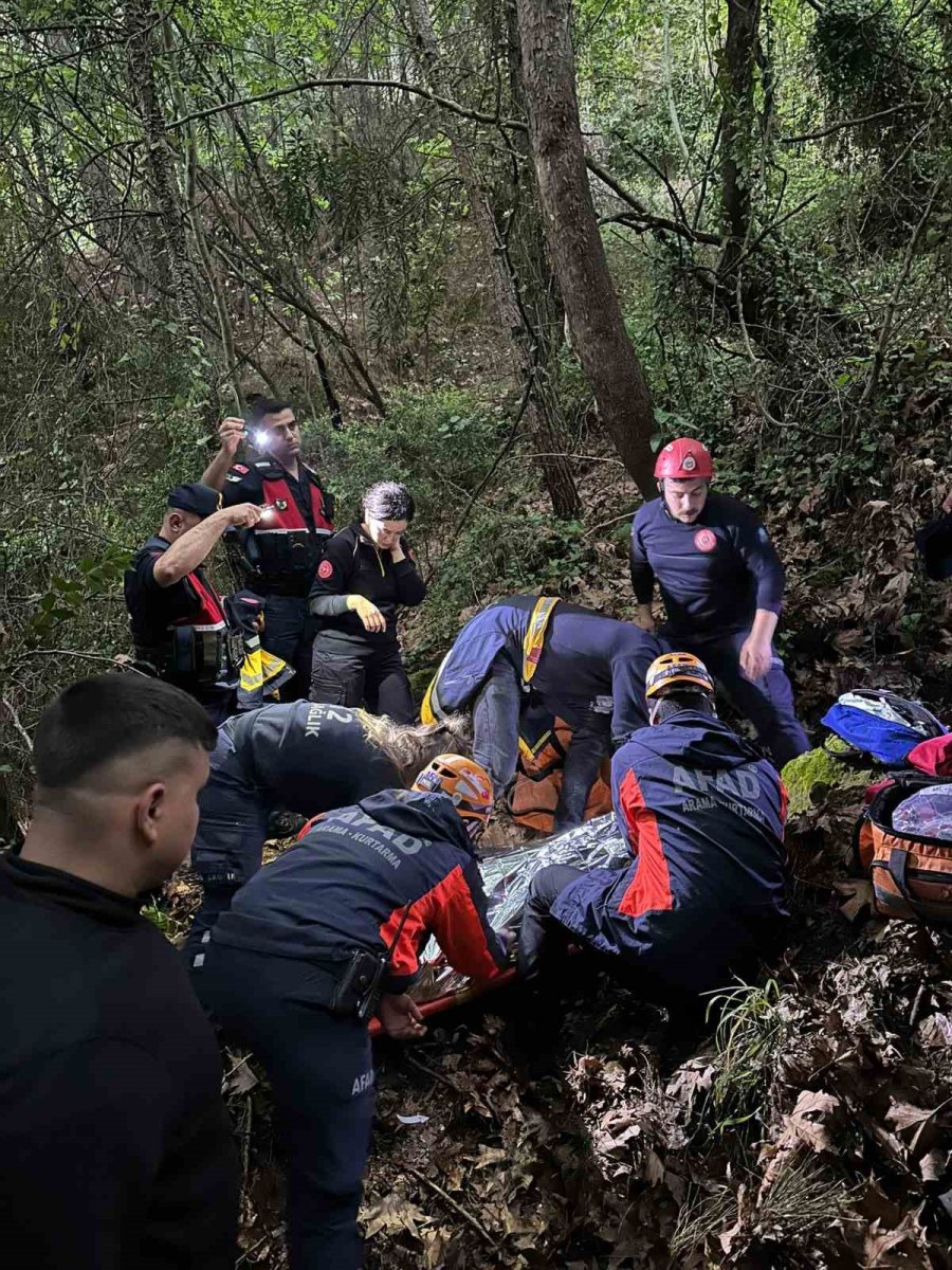 Antalya’da 80 Metrelik Uçuruma Yuvarlanan Adam Yaralı Olarak Kurtarıldı
