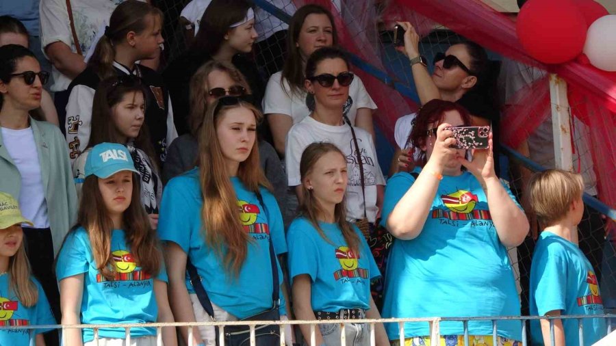 Alanya’da 23 Nisan Çocuk Bayramı Coşkuyla Kutlandı