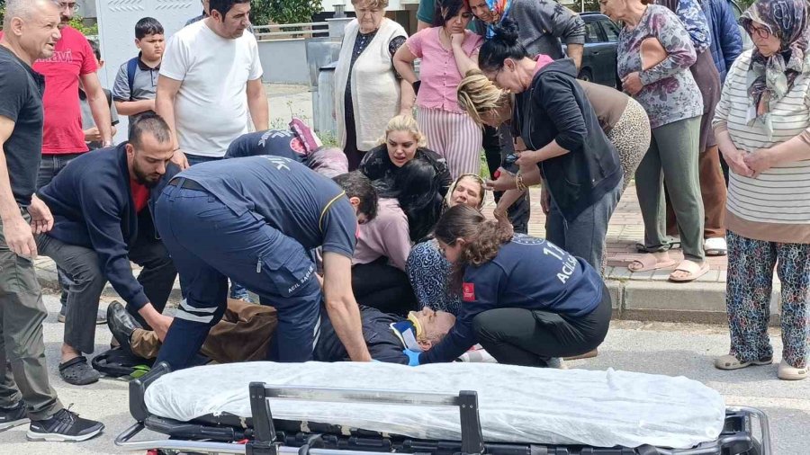 Manevra Yapan Öğrenci Servisi Görme Engelli Yayaya Çarptı, Eşi Gözyaşlarına Boğuldu