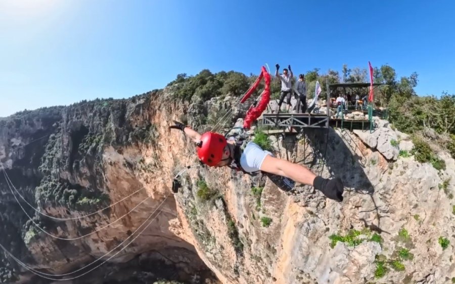 Korku Ve Heyecan Bir Arada: Mersin’de 5 Saniye Süren 220 Metreden Halatla Atlama Çılgınlığı