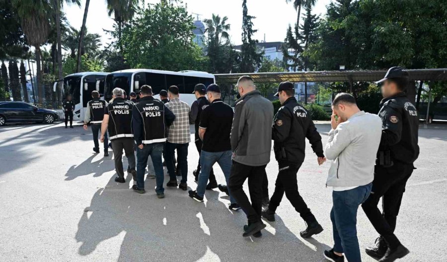 Mersin’de Zehir Tacirlerine Darbe: 13 Gözaltı