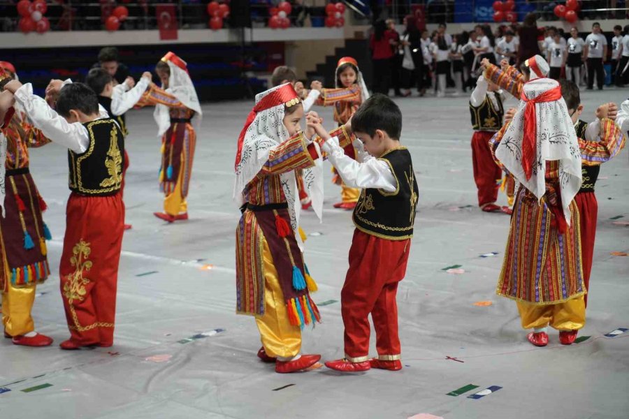 Niğde’de 23 Nisan Coşkusu Tören Ve Gösterilerle Kutlandı