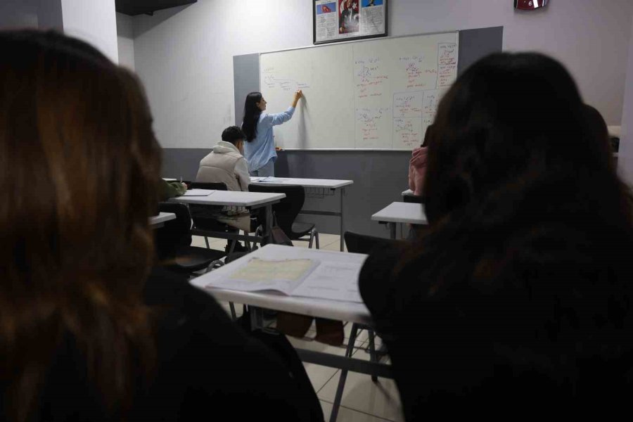 Özenti Davranışta Süreklilik Kişilik Bozukluğunun Habercisi Olabilir