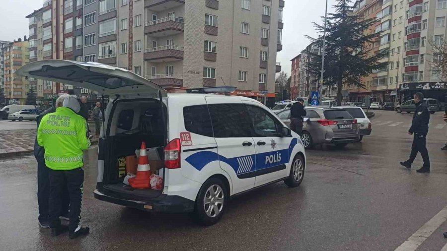 Seydişehir’de İki Otomobil Kavşakta Çarpıştı: 1 Yaralı