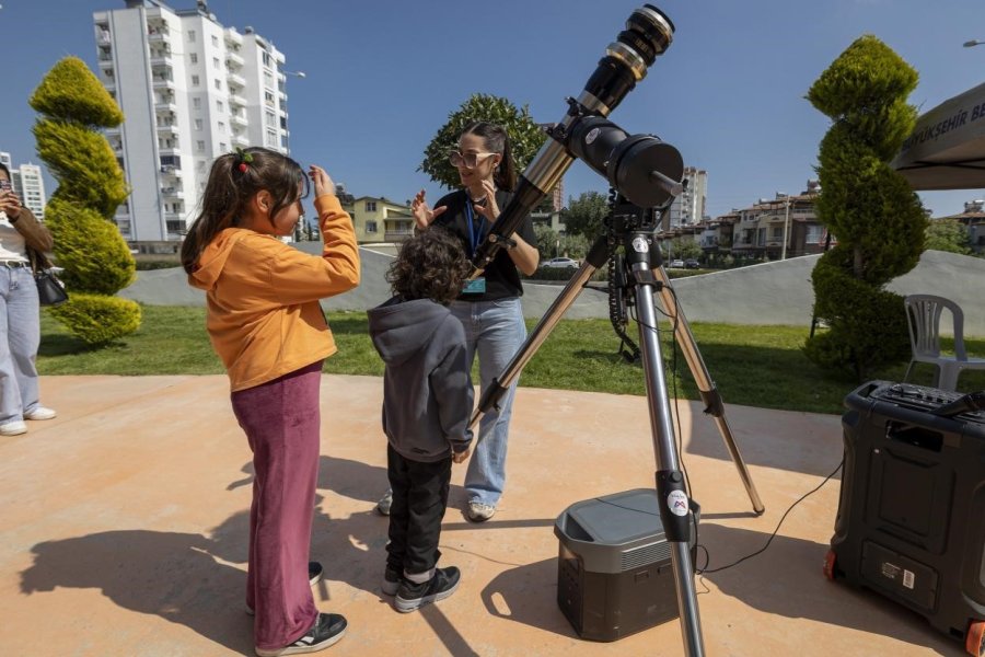 Mersin’de 23 Nisan Coşkusu Bilimden Doğaya Taştı