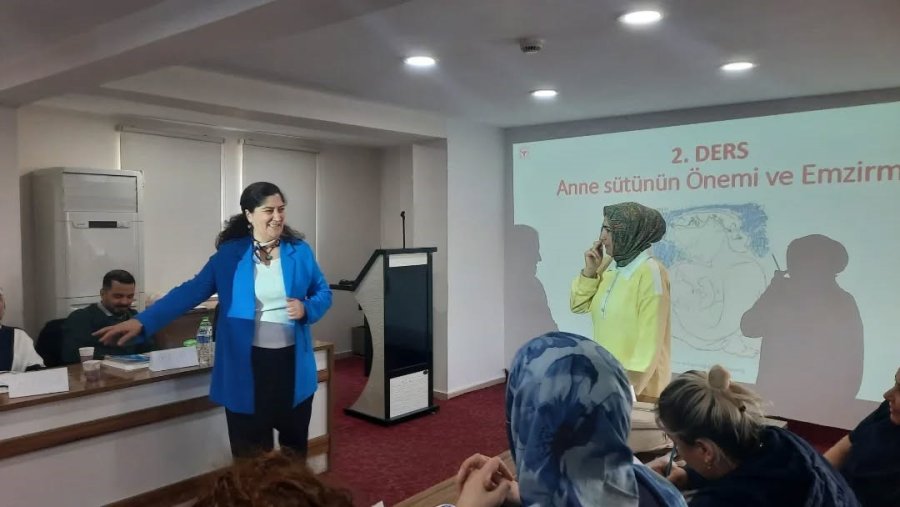 Niğde’de Temel Yenidoğan Bakım Eğitimi Düzenlendi