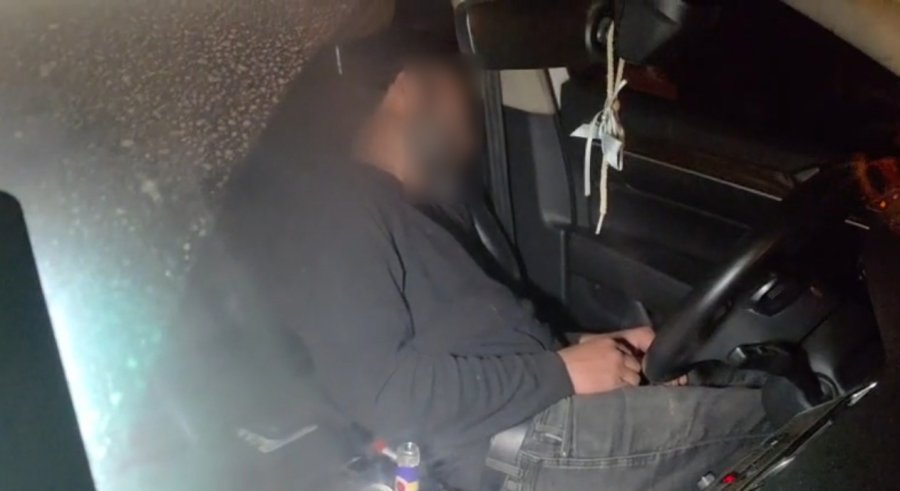 Sızan Sürücüyü Uyandırmak İçin Aracı Beşik Gibi Salladılar