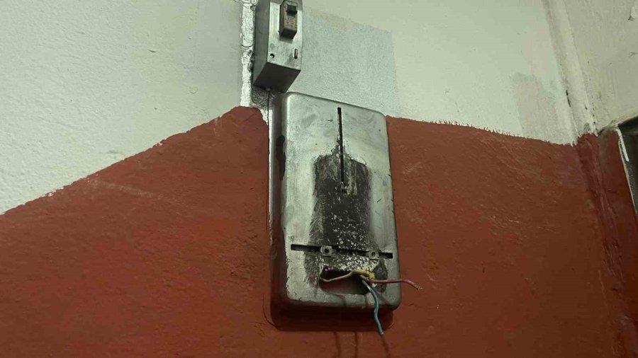 Karaman’da Akıllara Durgunluk Veren Hırsızlık: Evin Elektrik Sayacını Çaldılar