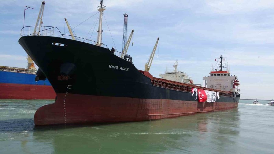 Mersin Limanı’ndan Lübnan’a 730 Tonluk İnsani Yardım Yola Çıktı