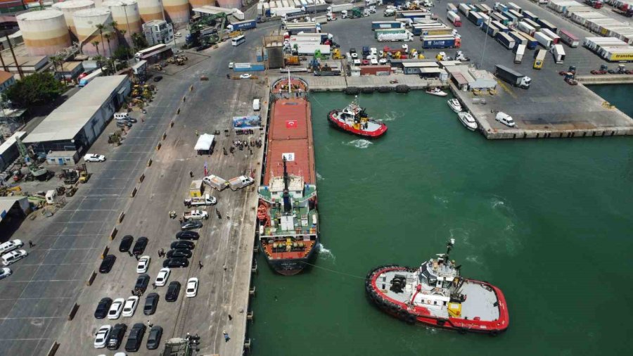 Mersin Limanı’ndan Lübnan’a 730 Tonluk İnsani Yardım Yola Çıktı
