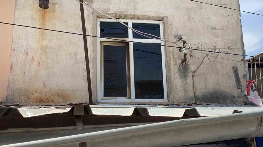 Yaşlı Adam Odasında Çıkan Yangında Hayatını Kaybetti